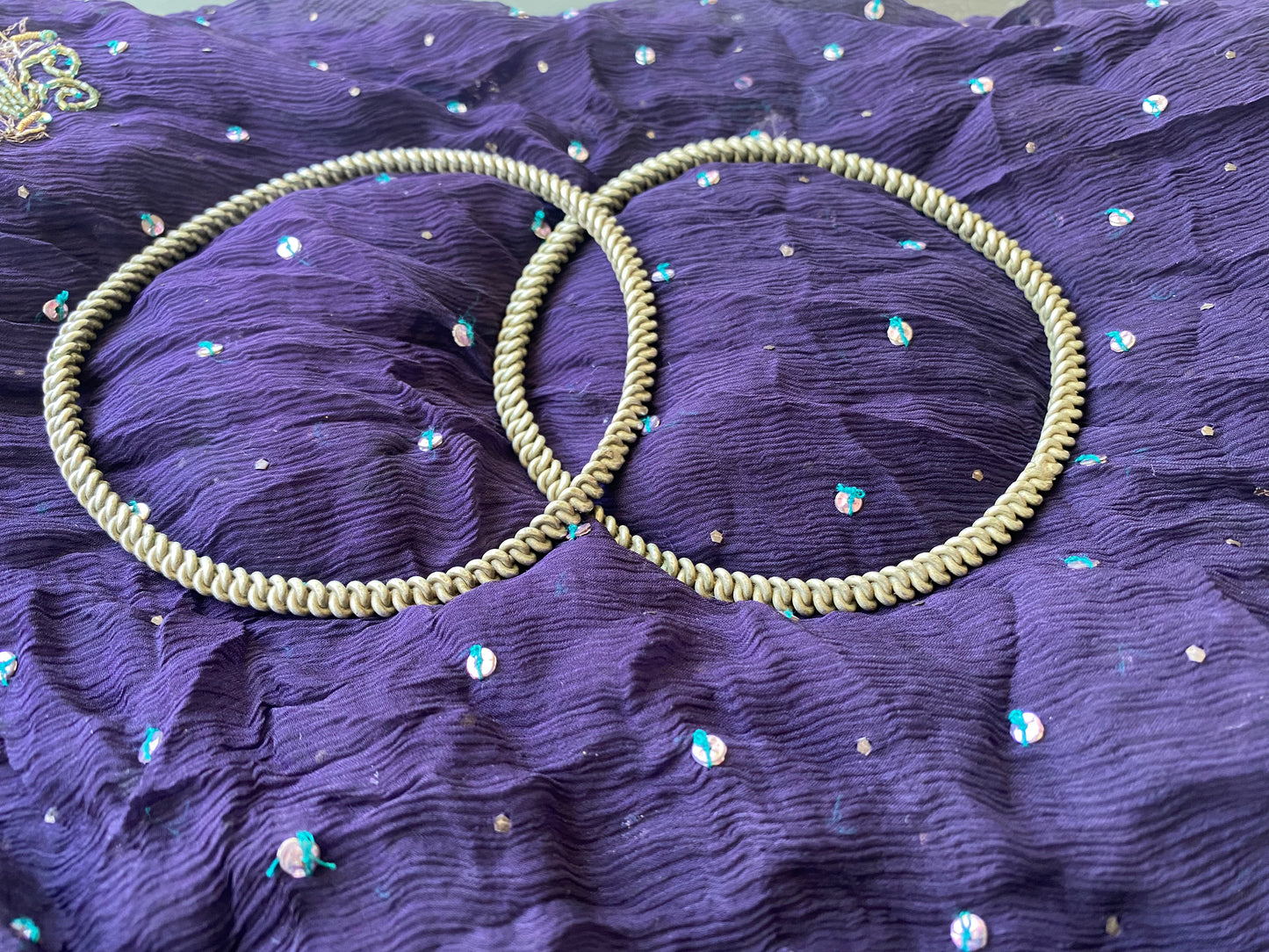 Antique chain bangles comes in a pair 2 pieces