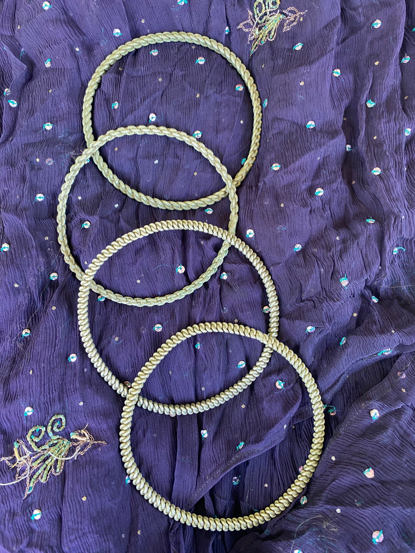 Antique chain bangles comes in a pair 2 pieces